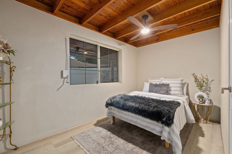 Captivating Cabin-Style  Cottage