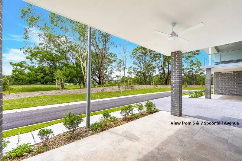 Elegant living by Shortland Waters golf course