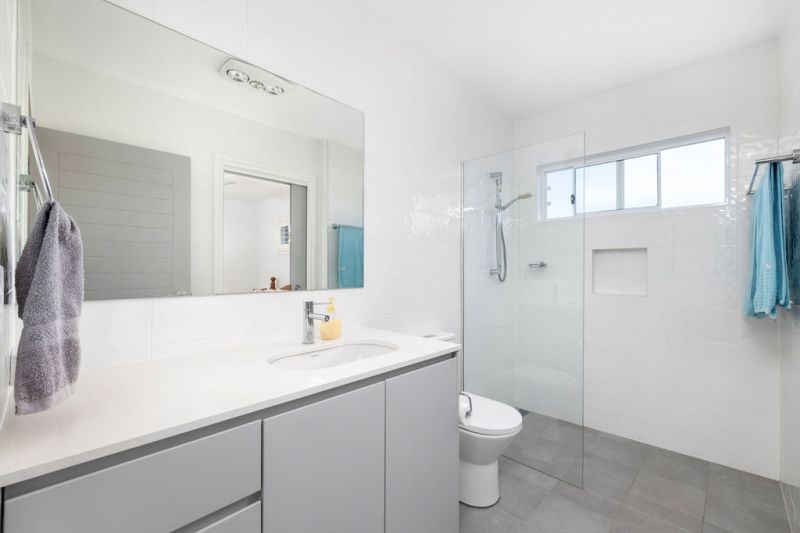 Open & Bright – Spacious Three-Bedroom Home