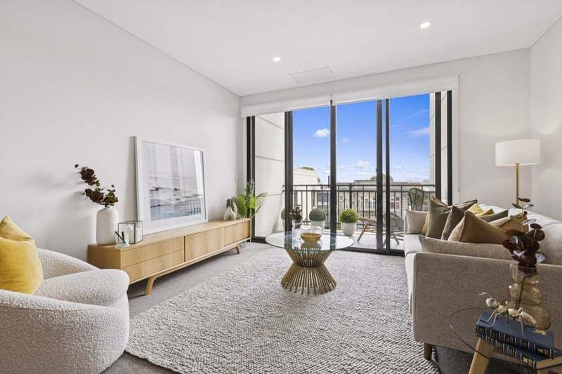Stylish, Sunlit Malvern Apartment