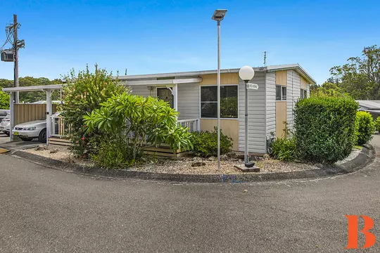 UNDER CONTRACT - Walk to Community Centre and Pool - Minutes walk to shopping and Medical