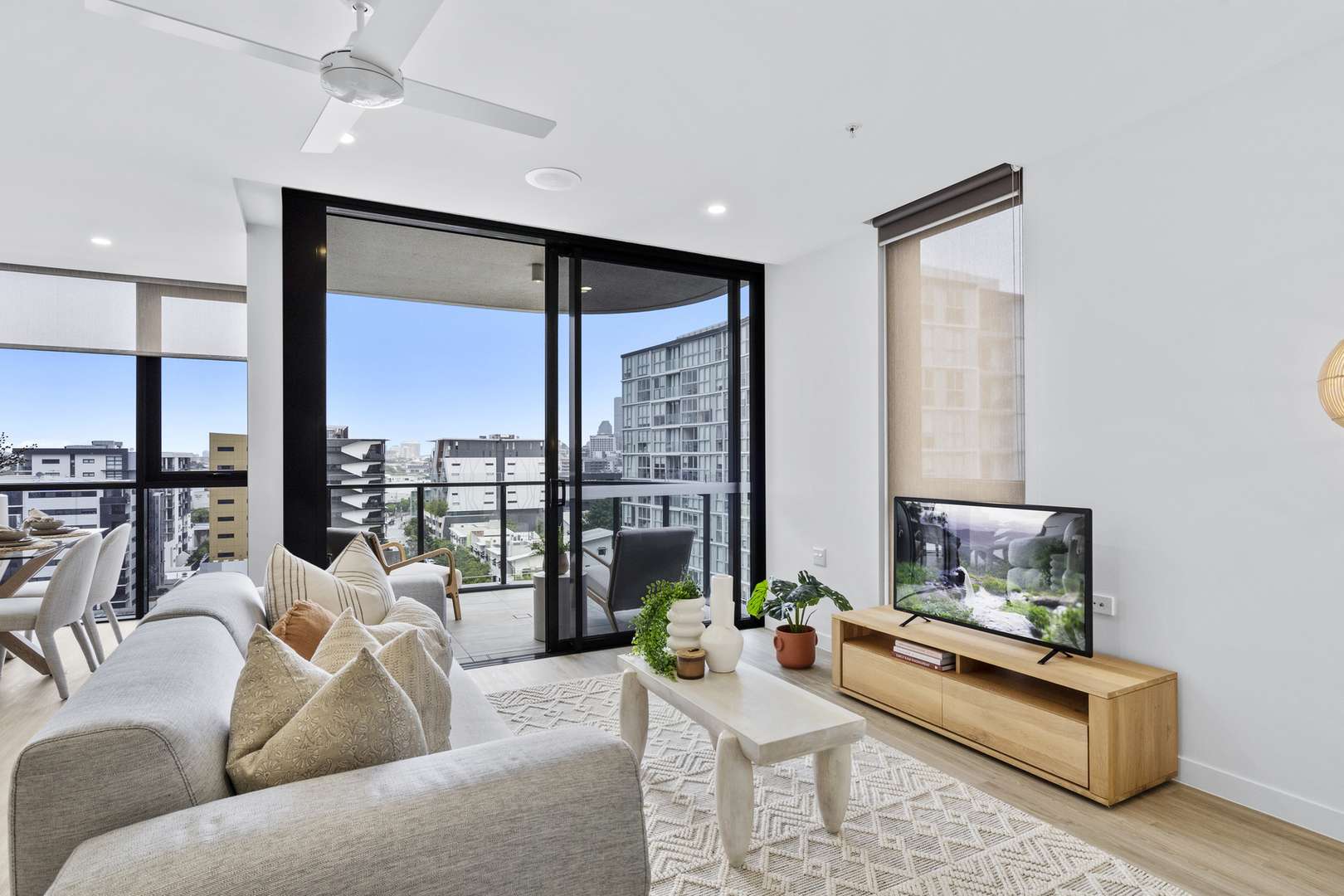 One-bedroom apartment with services