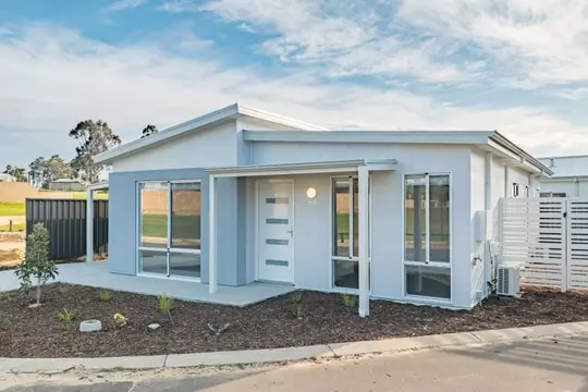light and airy 2-bedroom corner block with alfresco area