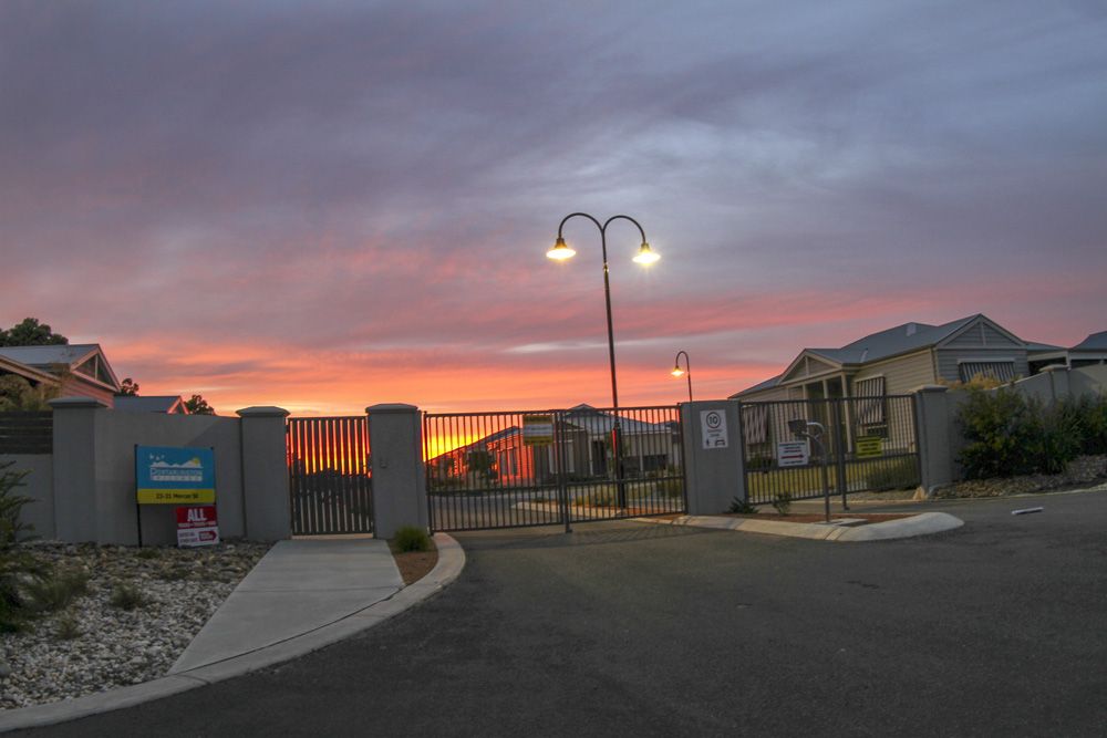 Downsize and enjoy a 150m walk to the Beach!
