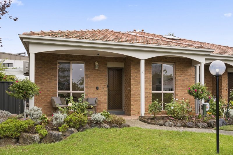 Northwest-facing 2-bedroom plus study villa