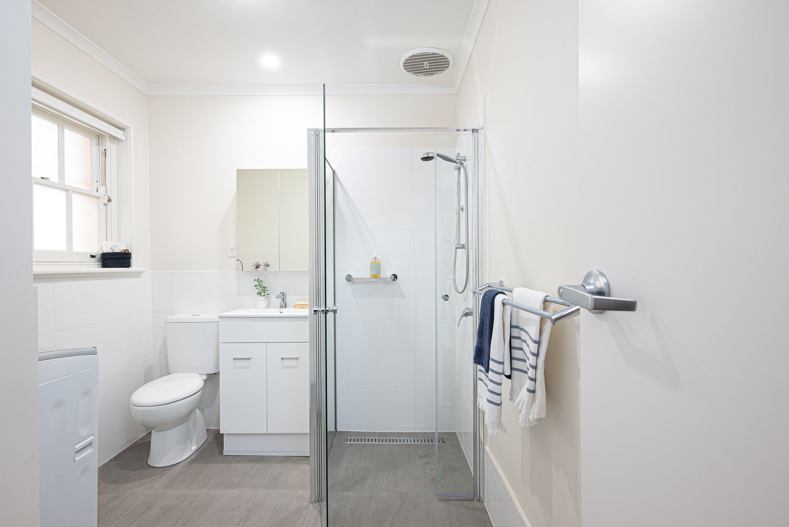 Are you aged 65 years or older and no longer working full time? Discover your independent retirement living beachside bliss at Hove