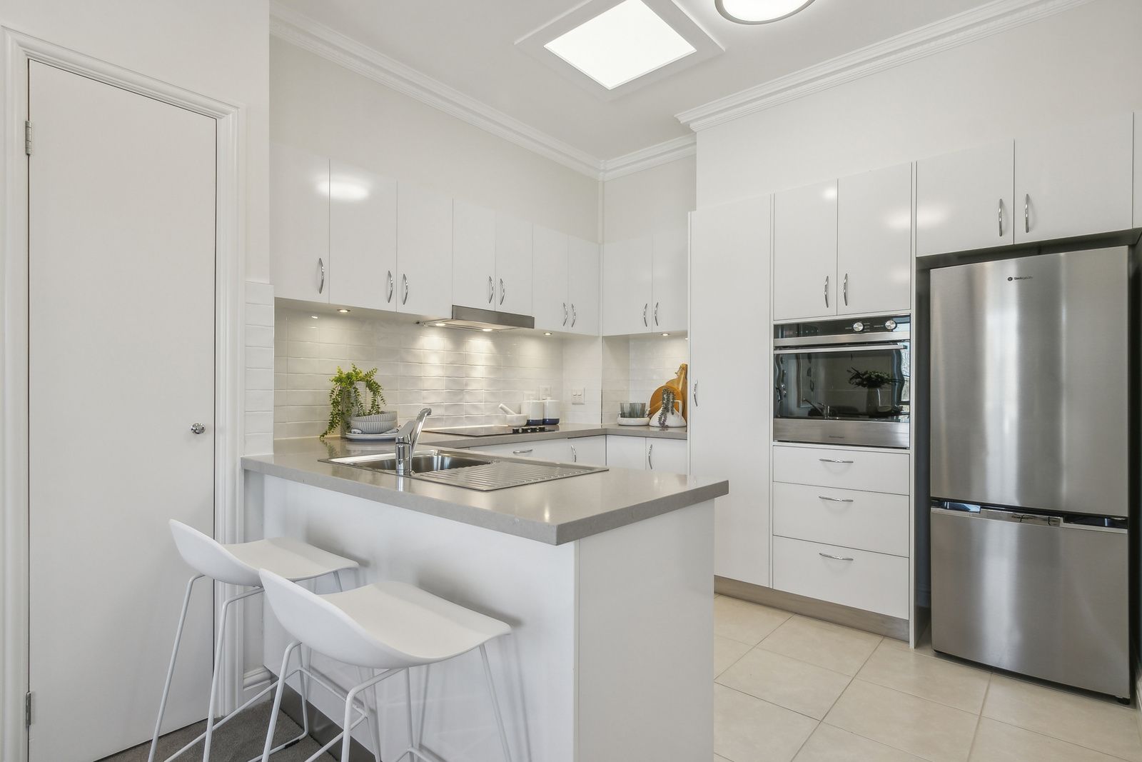 Spacious and bright two-bedroom apartment