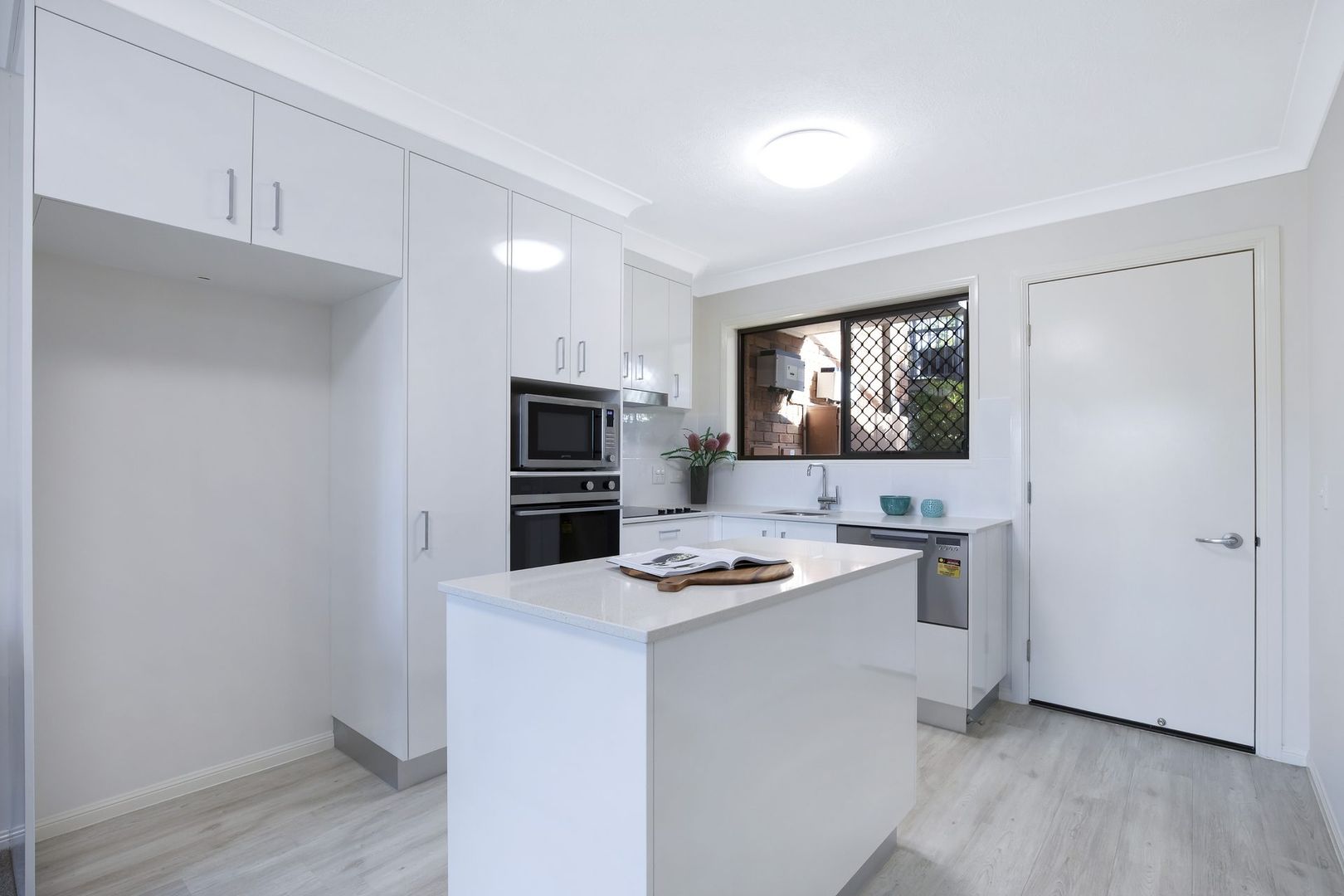 Modern 1 bedroom and study villa - available now