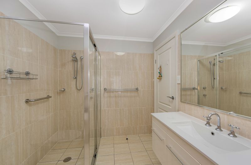 Stunning Coastal Retreat – Entertainer's Paradise!