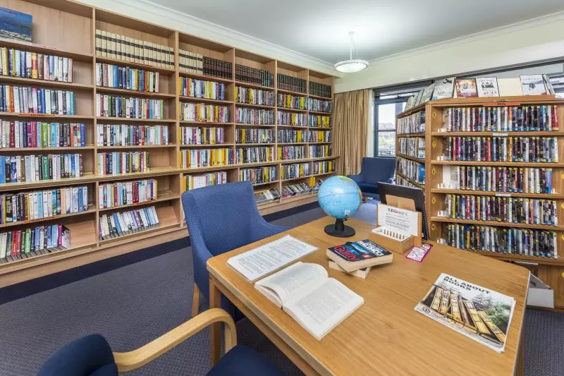 Garden setting North facing ground level unit