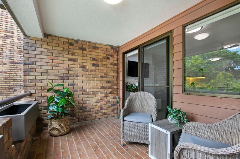 Large, modern one-bedroom apartment - available now
