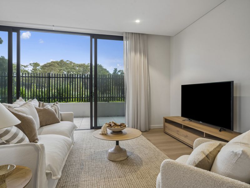 Expansive One-Bedroom Apartment with a Private Courtyard