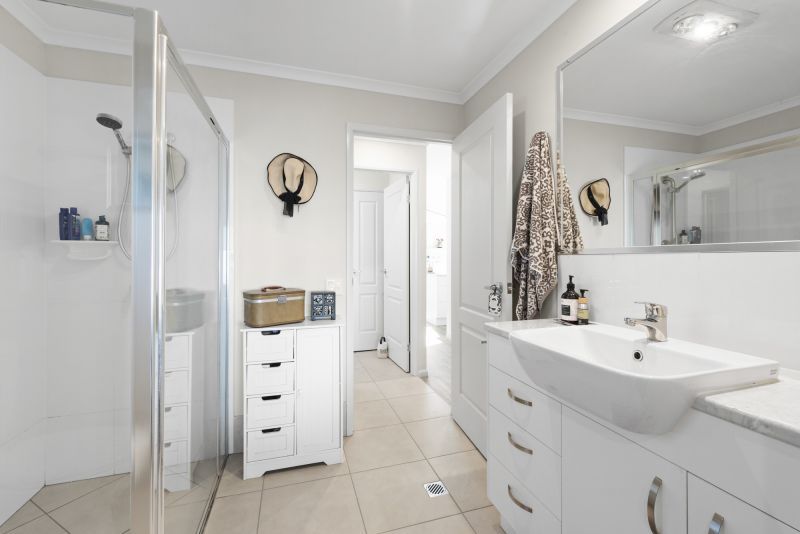 Modern Living with Scenic Views