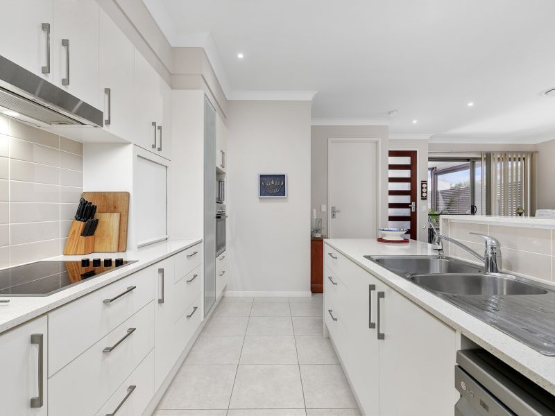 Modern Lowset Boasting a Northern Aspect