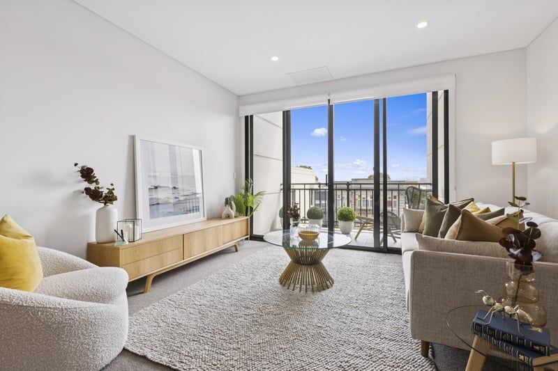 Stylish, Sunlit Malvern Apartment