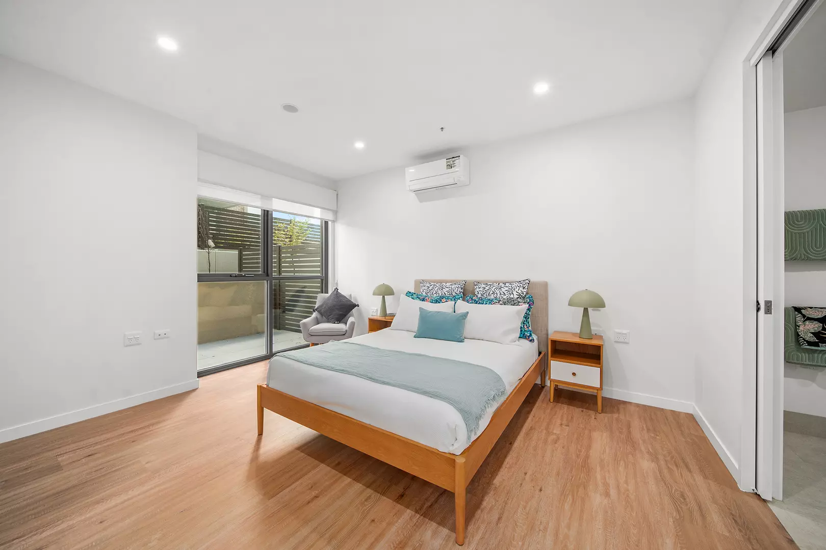 SOLD - Brand new stunning courtyard apartment, ready to move in now