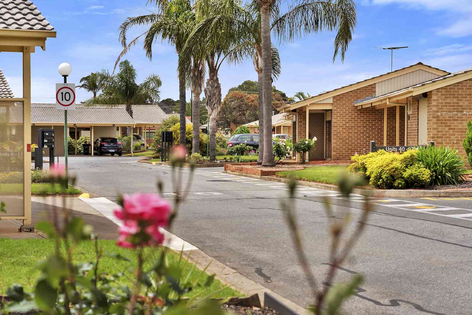 Resthaven Salisbury East ‘Manor Gardens’ Retirement Living offers 16 one-bedroom units, 30 two-bedroom units, and 26 serviced apartments.