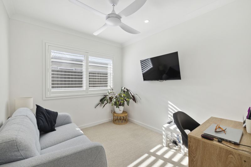 Classic Coastal Haven- 2 Bedroom + Study