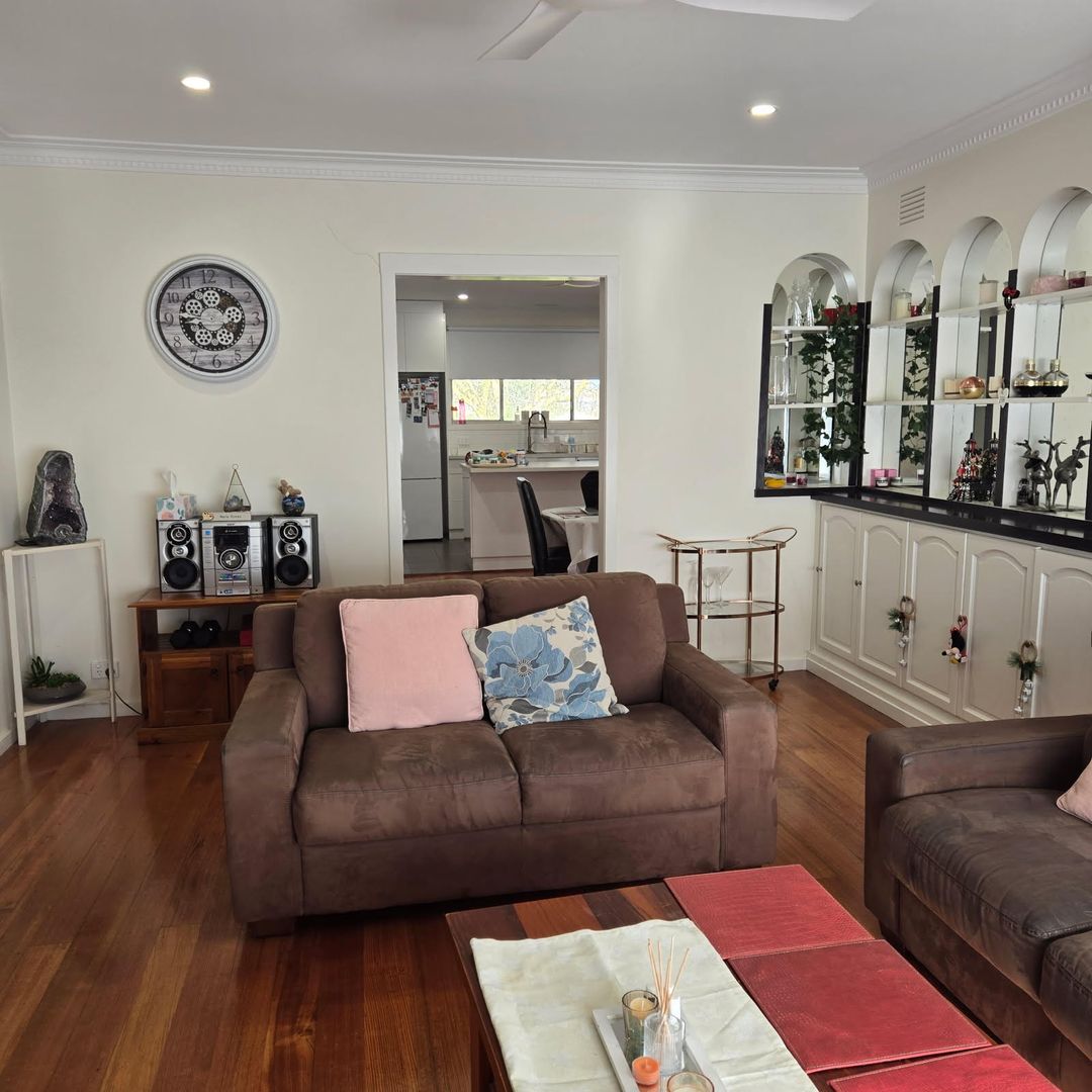 Lalor 3075 - Room 
