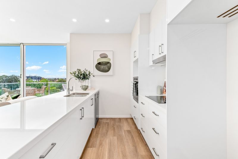 Airy top-floor apartment with stunning north-east views