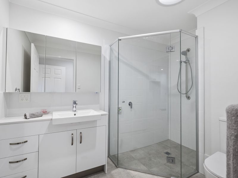 Elevated two-bedroom villa on the bayside