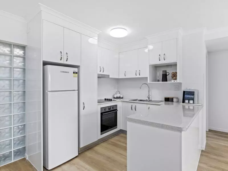 2-bedroom apartment with lush green views