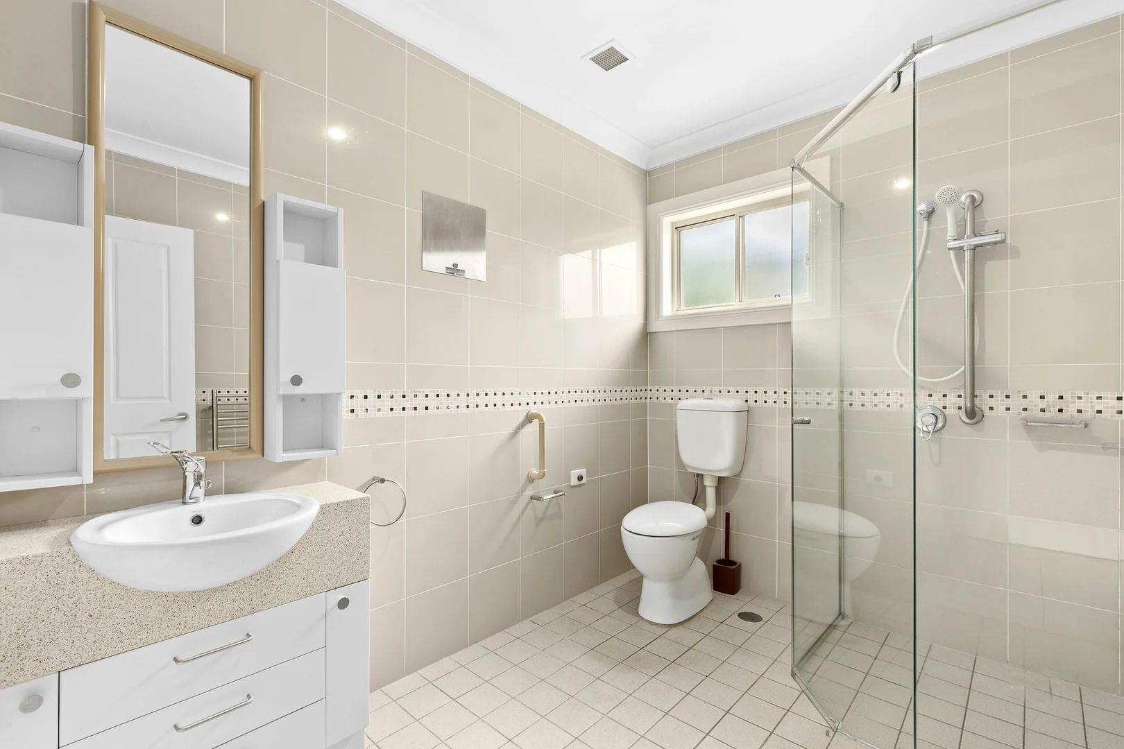 Single-level villa living in Glenhaven without the maintenance of a large family home