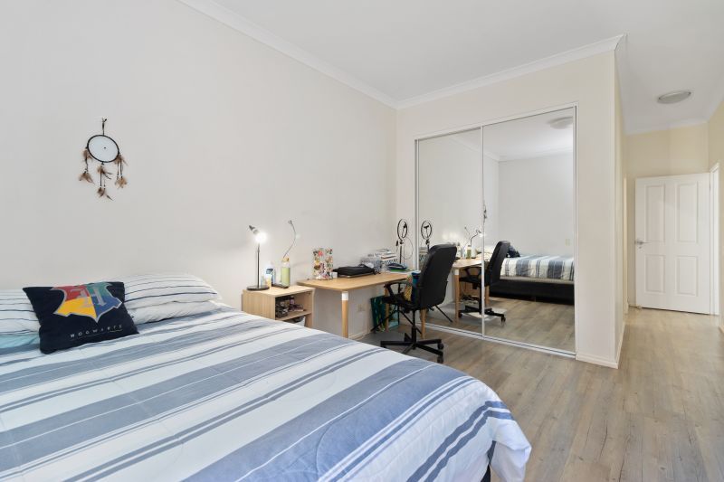 Central Living & Resort Style!