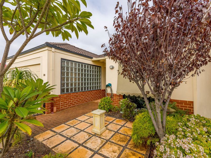 ARCADIA WATERS MADDINGTON - This Property Is Sure To Impress...