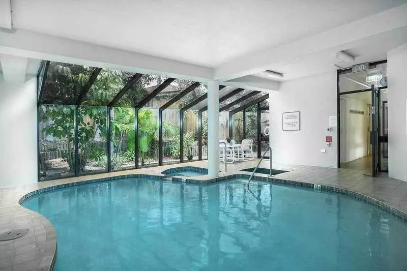 Beautifully renovated 1 bedroom  ground floor apartment close to the main clubhouse with large courtyard.