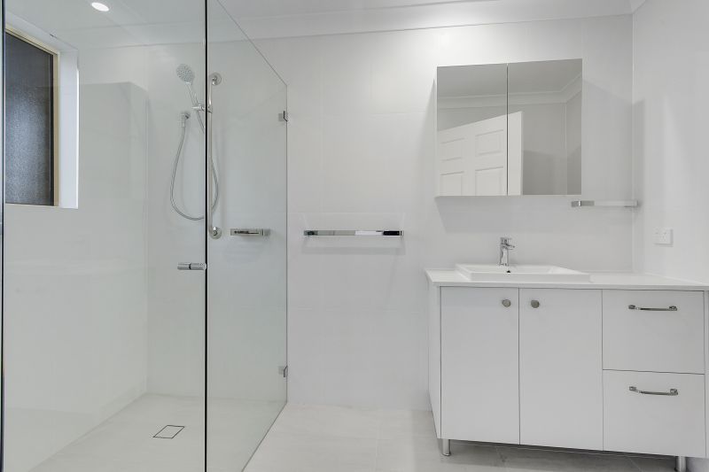 Contemporary 3-bedroom surrounded by bushland