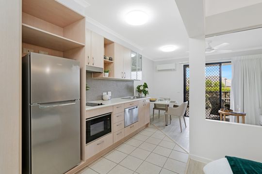North-facing ground floor studio apartment with ocean view