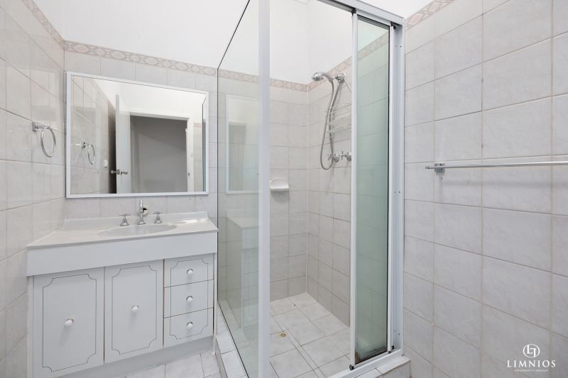 Family Home With Development Options!