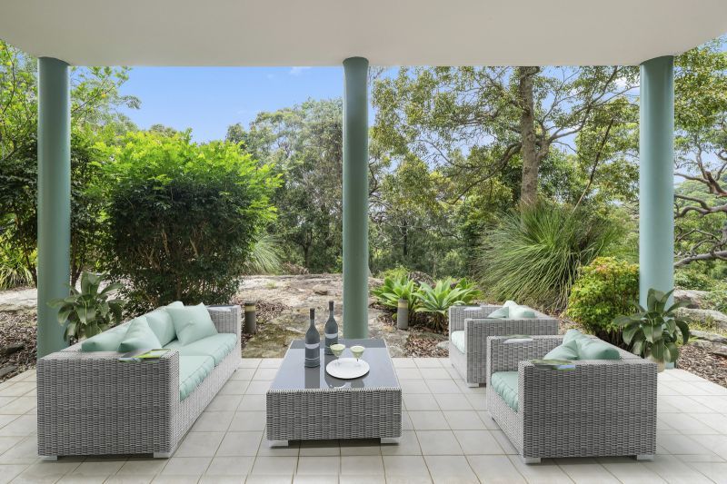 Contemporary 3-bedroom surrounded by bushland