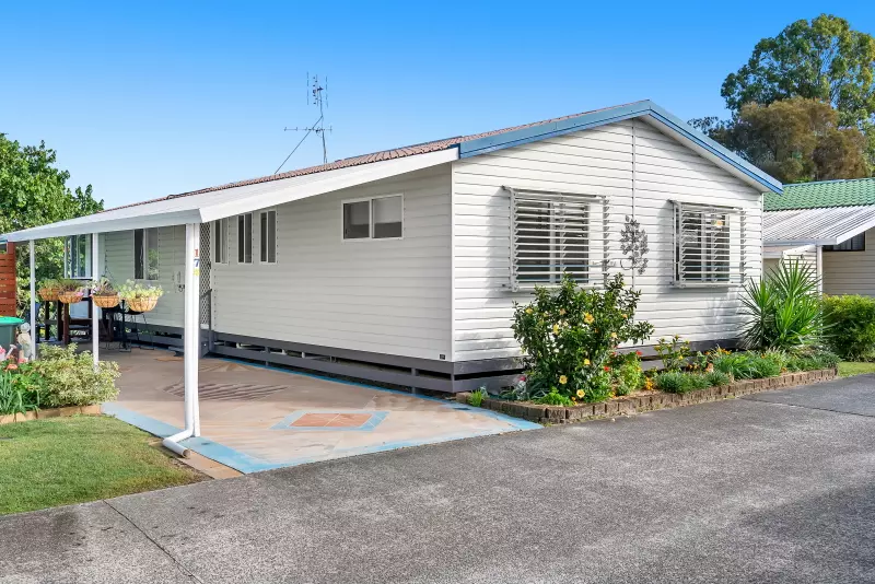 Tweed Broadwater Village, an Over 50’s Pet Friendly Lifestyle Village. 