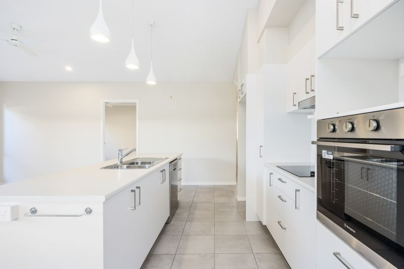 Spacious &amp; Stylish  - Two Bedrooms + Study