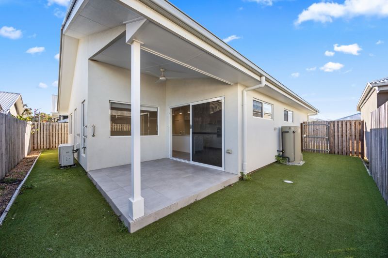 Spacious & Stylish  - Two Bedrooms + Study