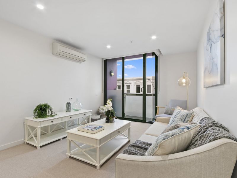 Bright, Airy Apartment with Balcony Views and Modern Finishes