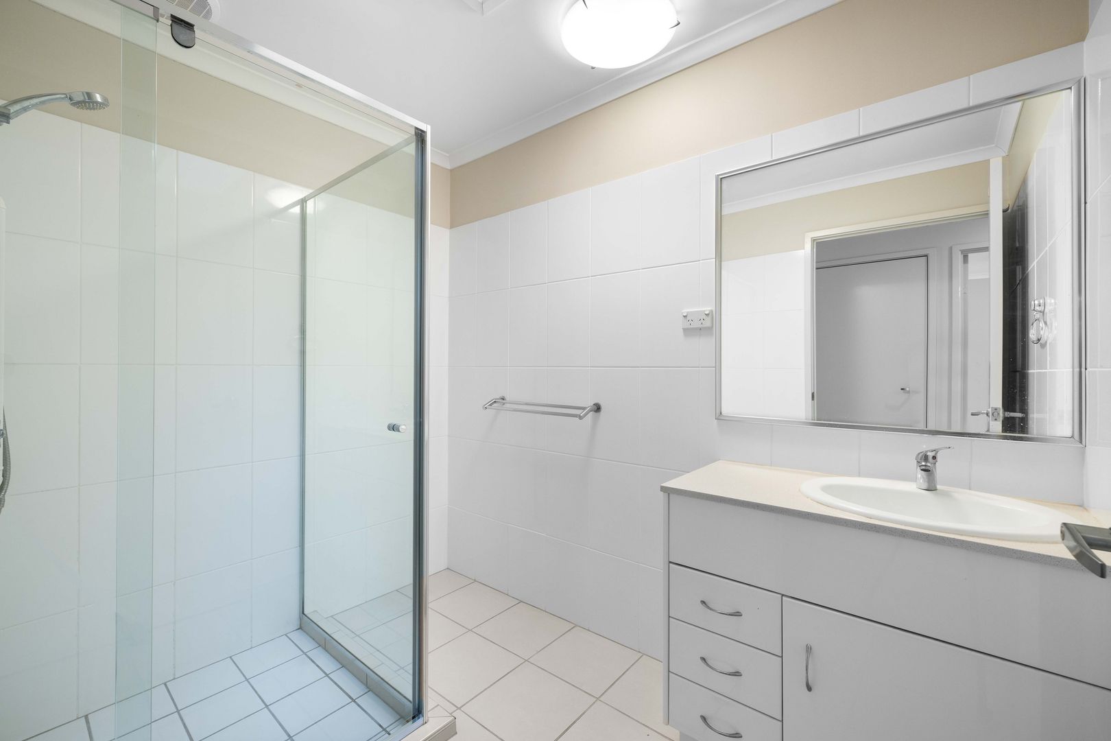 Beautifully presented property with Double Garage and DOG Friendly!!!