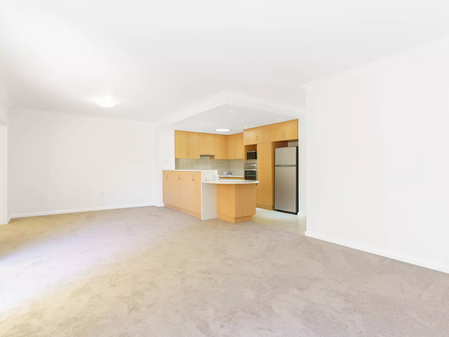 Fresh, Light-Filled Villa with Modern Comforts and Low-Maintenance Living