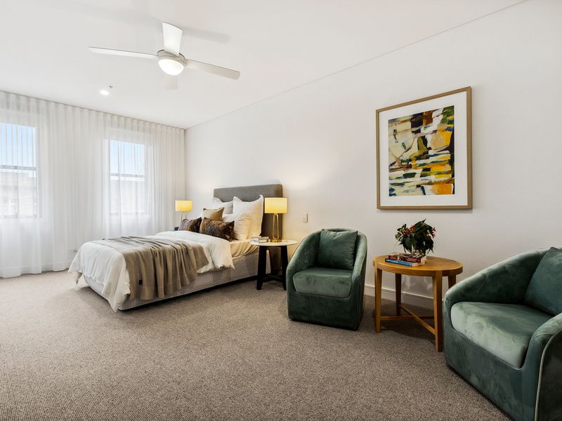 Premium, Light-filled Apartment 