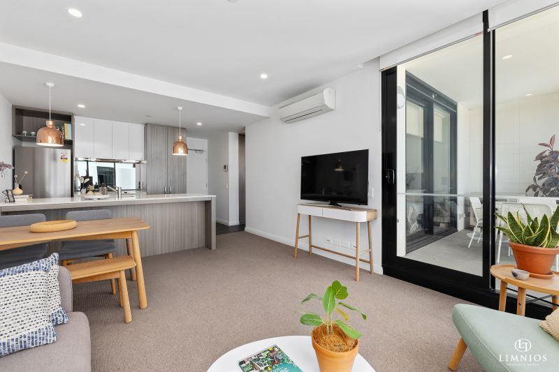 Contemporary Style Apartment in Perfect Location