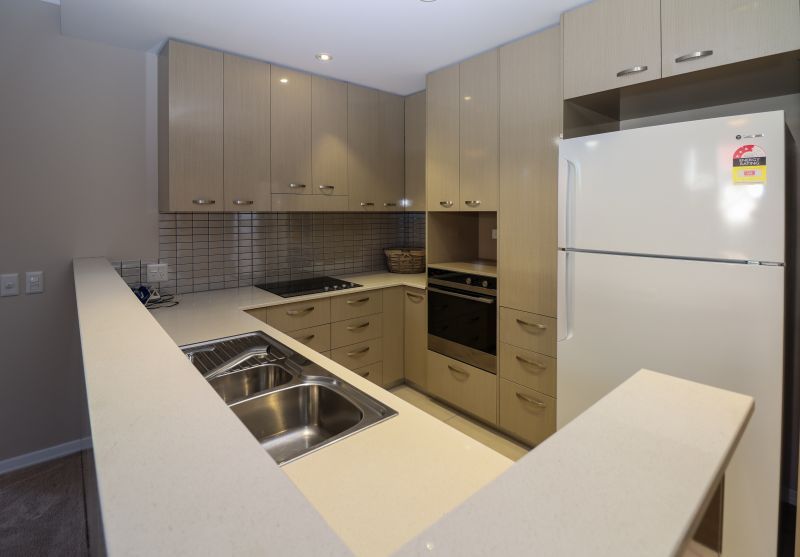 21/43 Taylor Street, Woolloongabba - 2 Bedroom apartment - wake up to the beautiful surrounds!