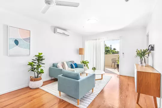 Modern & spacious one bedroom self-contained apartment