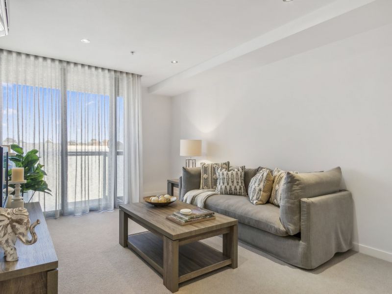 Bright, Spacious Apartment with Private Balcony in Prime Location