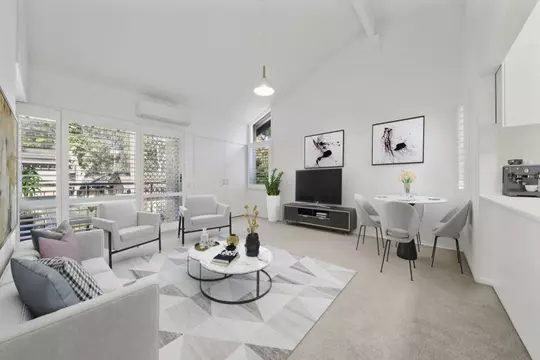 Low-maintenance living in a leafy village setting