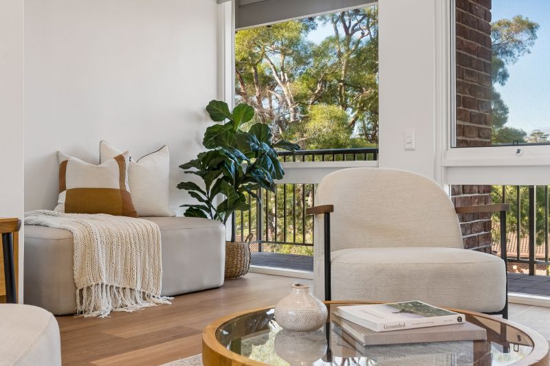 Ready to move in - 2 bedroom + study/optional third bedroom