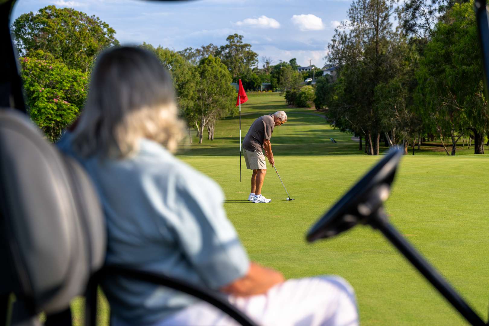 Retire on the Greens, Spacious 3-Bedroom Apartment Overlooking the Golf Course