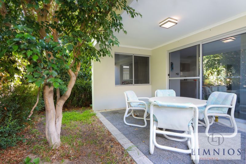 Street Front Stunner !