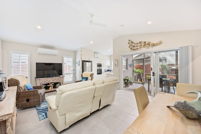 Location, Location, Location- Stunning Bushland Outlook